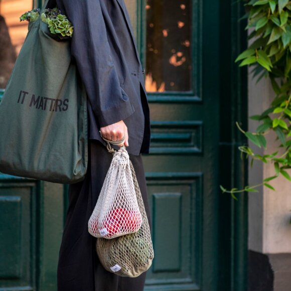 IT MATTERS Shoulder Bag NWT - Organic Cotton -Scandinavian Design -School Unisex - Picture 6 of 10